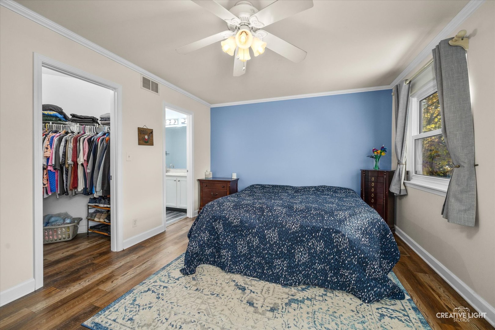 540 Waterford Drive, Oswego, IL 60543