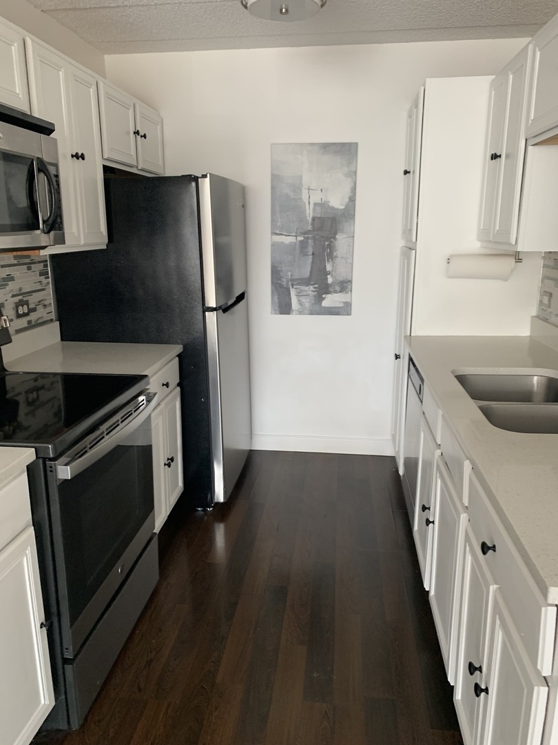 637 E Woodland Park Avenue #611, Chicago, IL 60616