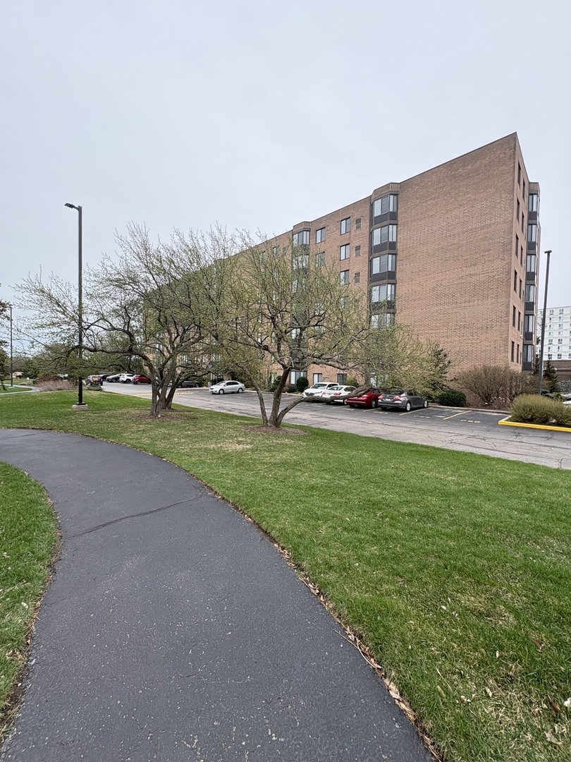 637 E Woodland Park Avenue #611, Chicago, IL 60616