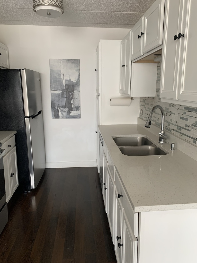 637 E Woodland Park Avenue #611, Chicago, IL 60616