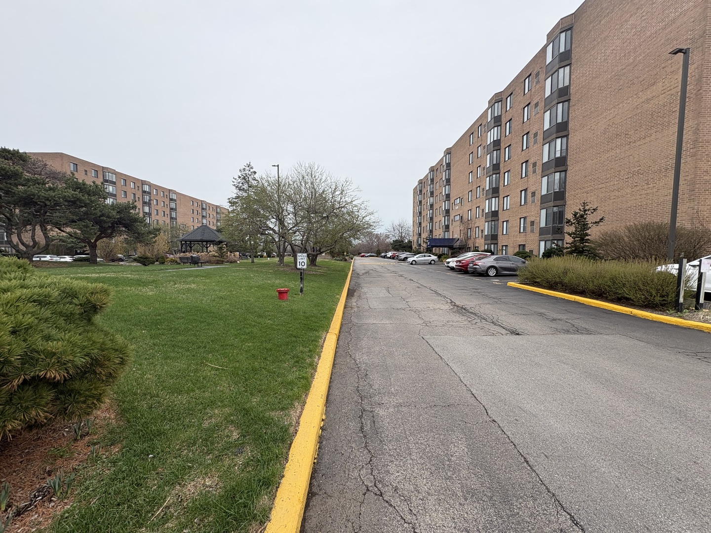 637 E Woodland Park Avenue #611, Chicago, IL 60616