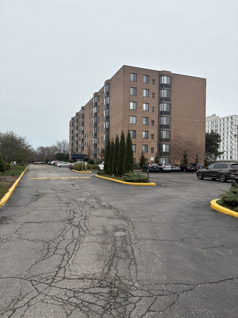 637 E Woodland Park Avenue #611, Chicago, IL 60616