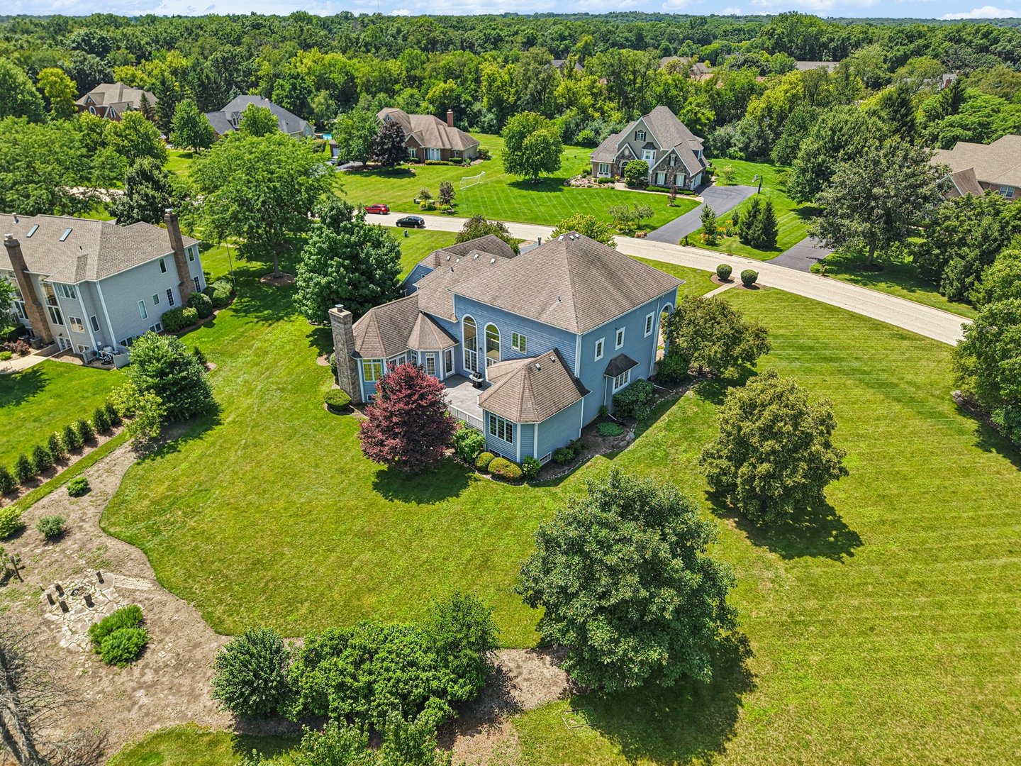 6605 Oakwood Manor Drive, Crystal Lake, IL 60012