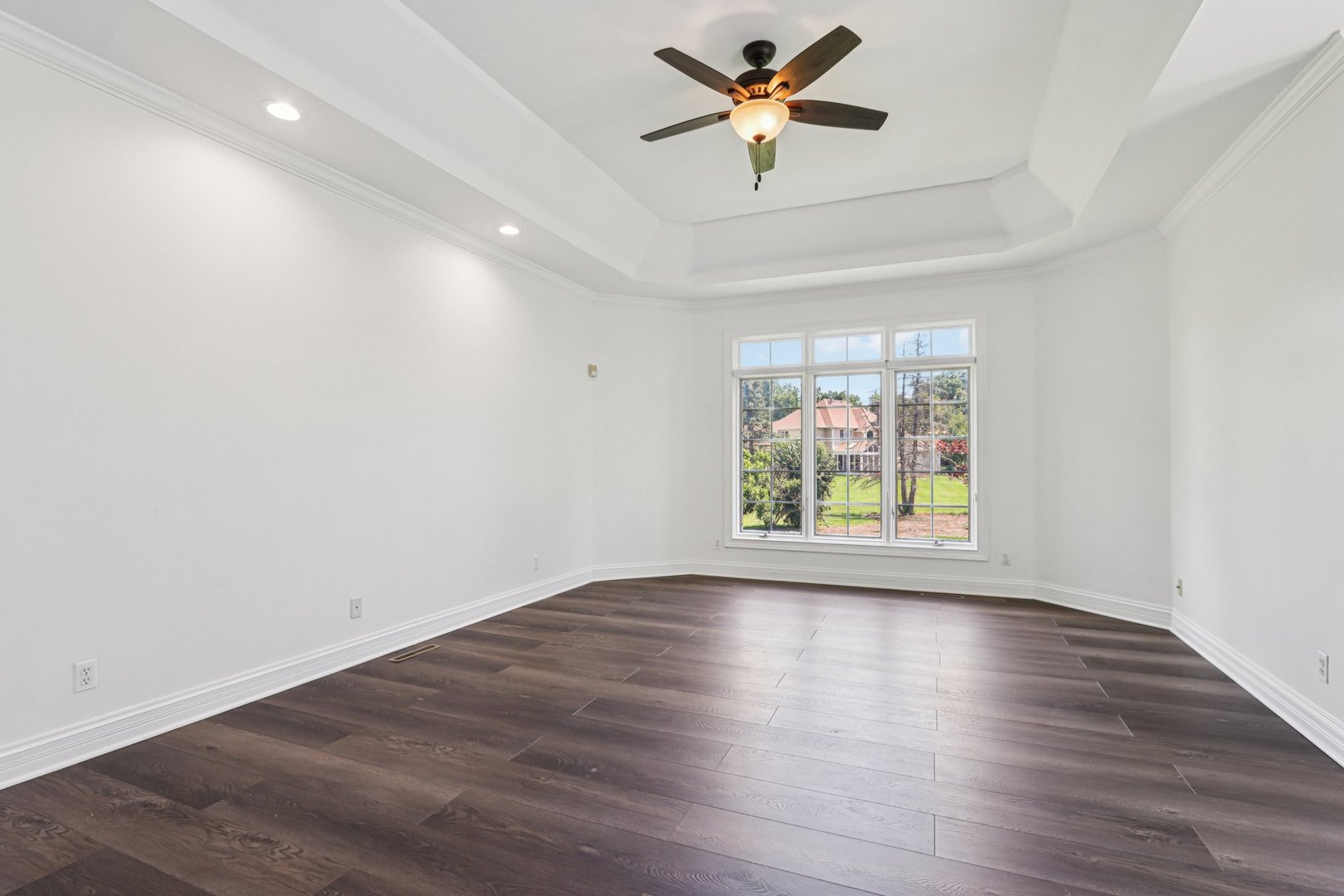 6605 Oakwood Manor Drive, Crystal Lake, IL 60012