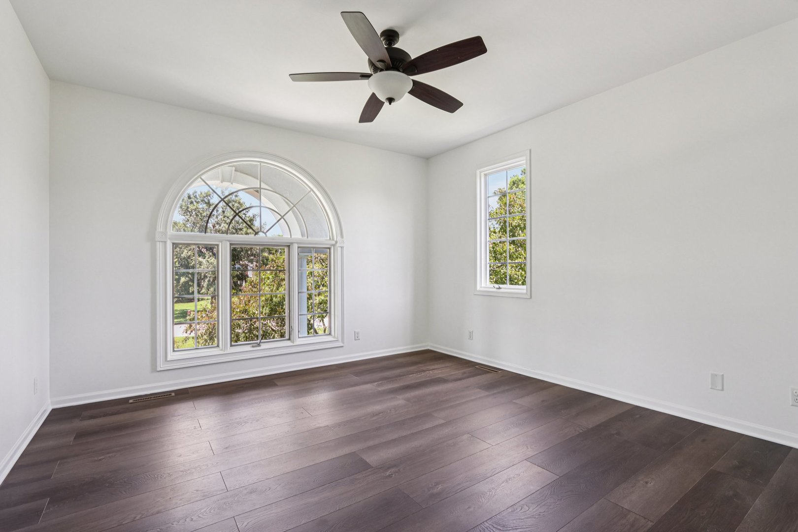 6605 Oakwood Manor Drive, Crystal Lake, IL 60012