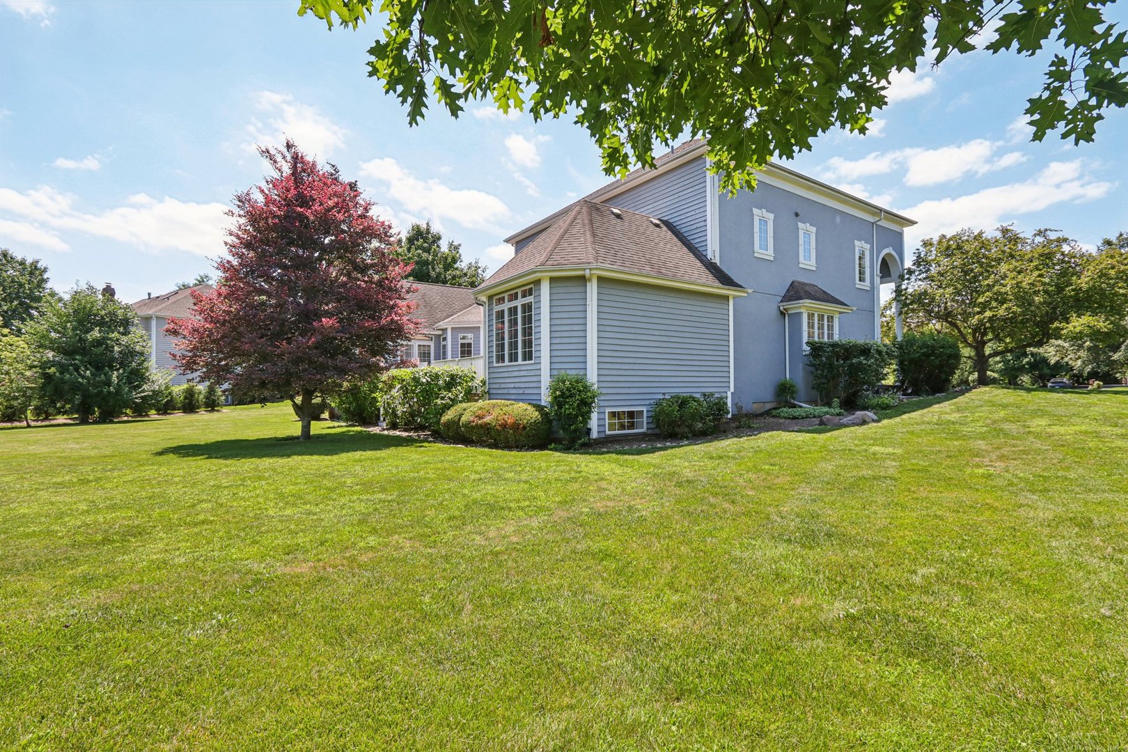 6605 Oakwood Manor Drive, Crystal Lake, IL 60012