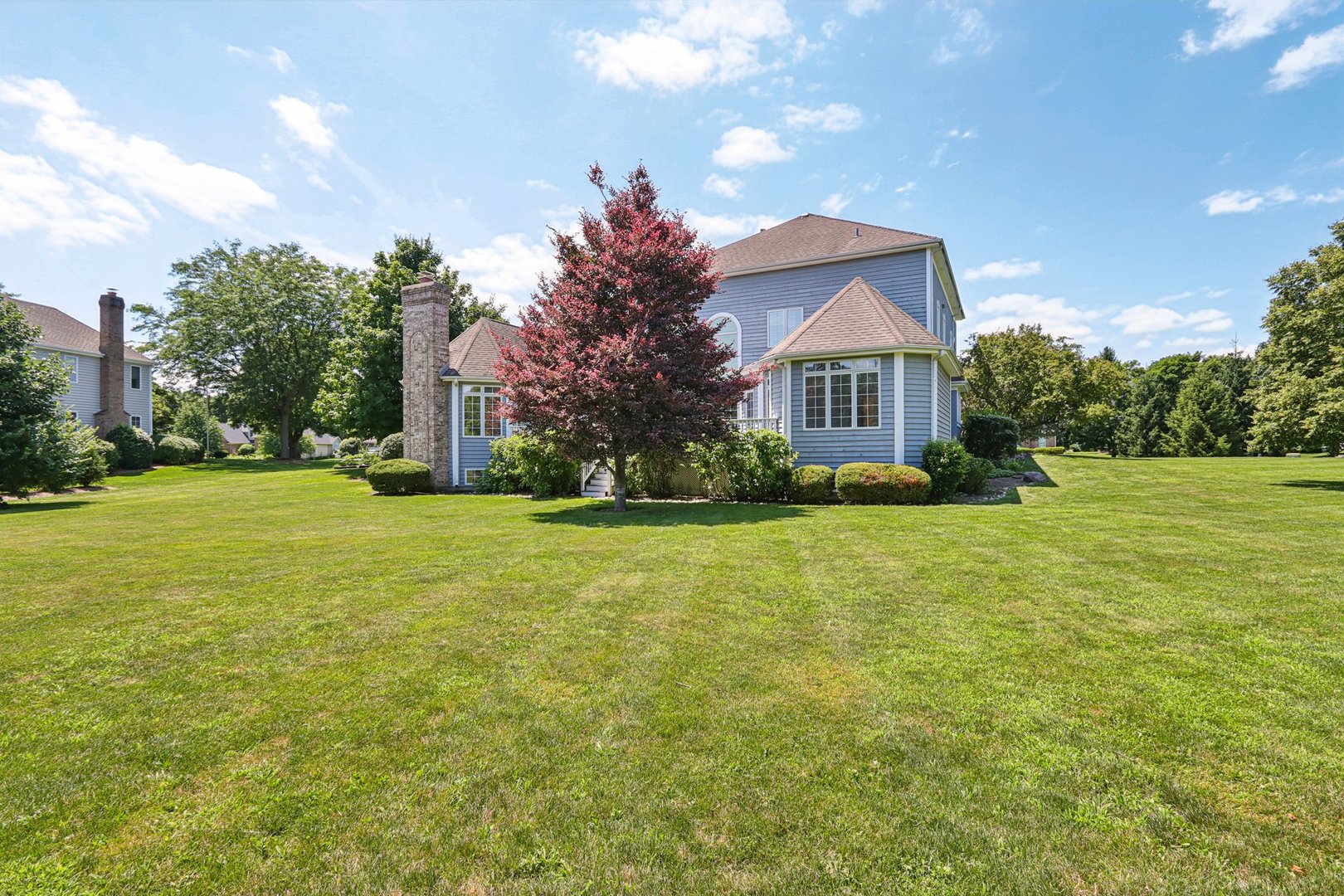 6605 Oakwood Manor Drive, Crystal Lake, IL 60012