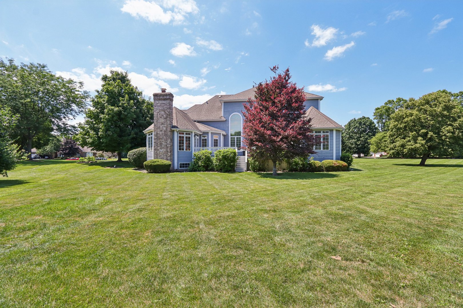 6605 Oakwood Manor Drive, Crystal Lake, IL 60012