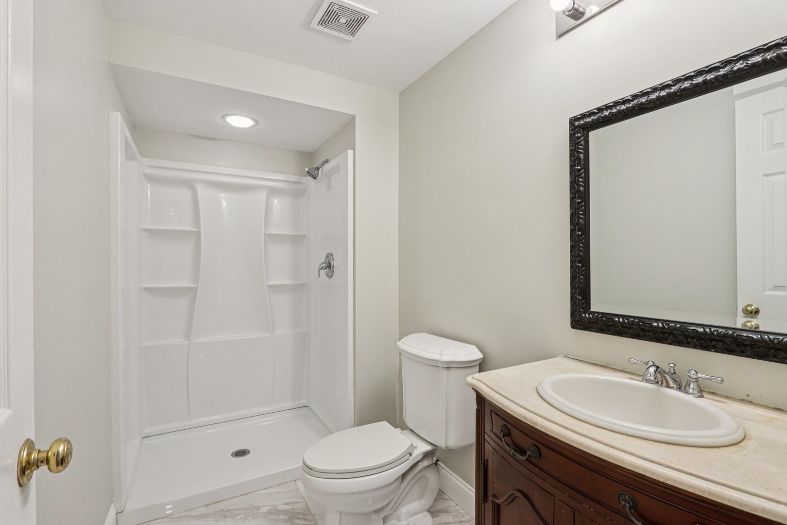 6605 Oakwood Manor Drive, Crystal Lake, IL 60012