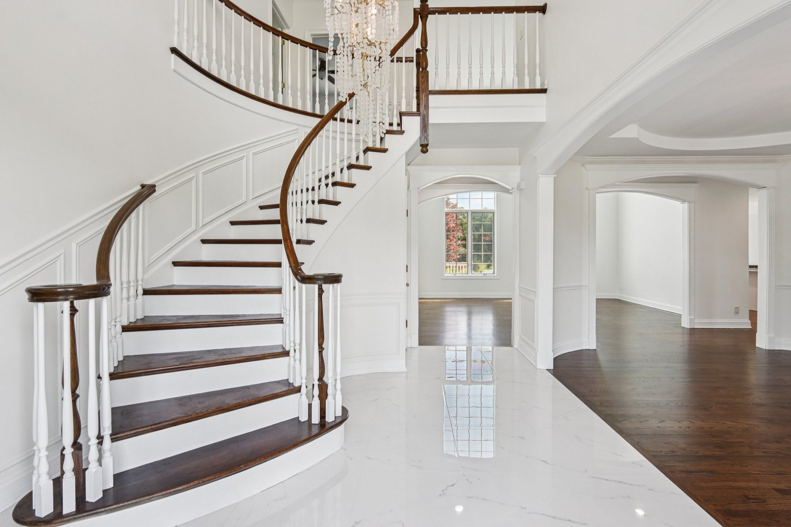 6605 Oakwood Manor Drive, Crystal Lake, IL 60012