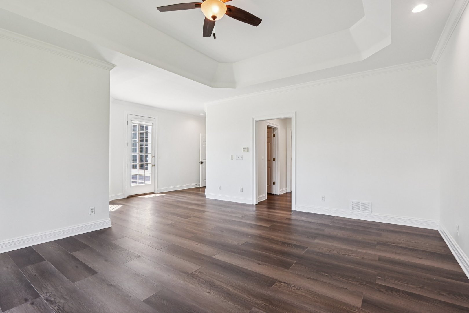 6605 Oakwood Manor Drive, Crystal Lake, IL 60012