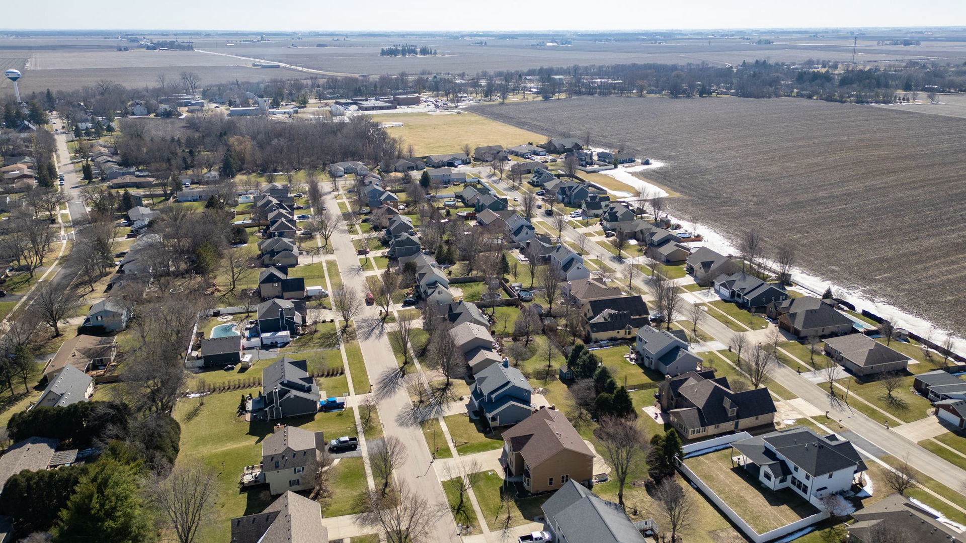 611 Prairie View Lane, Hinckley, IL 60520