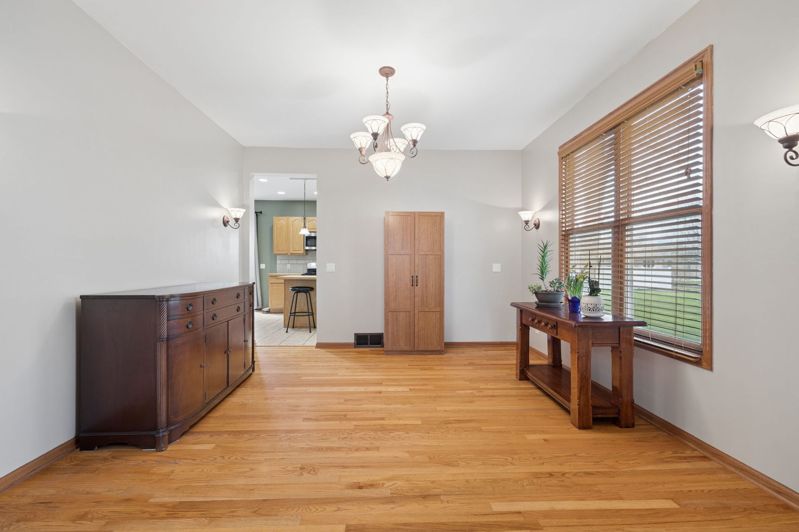 611 Prairie View Lane, Hinckley, IL 60520