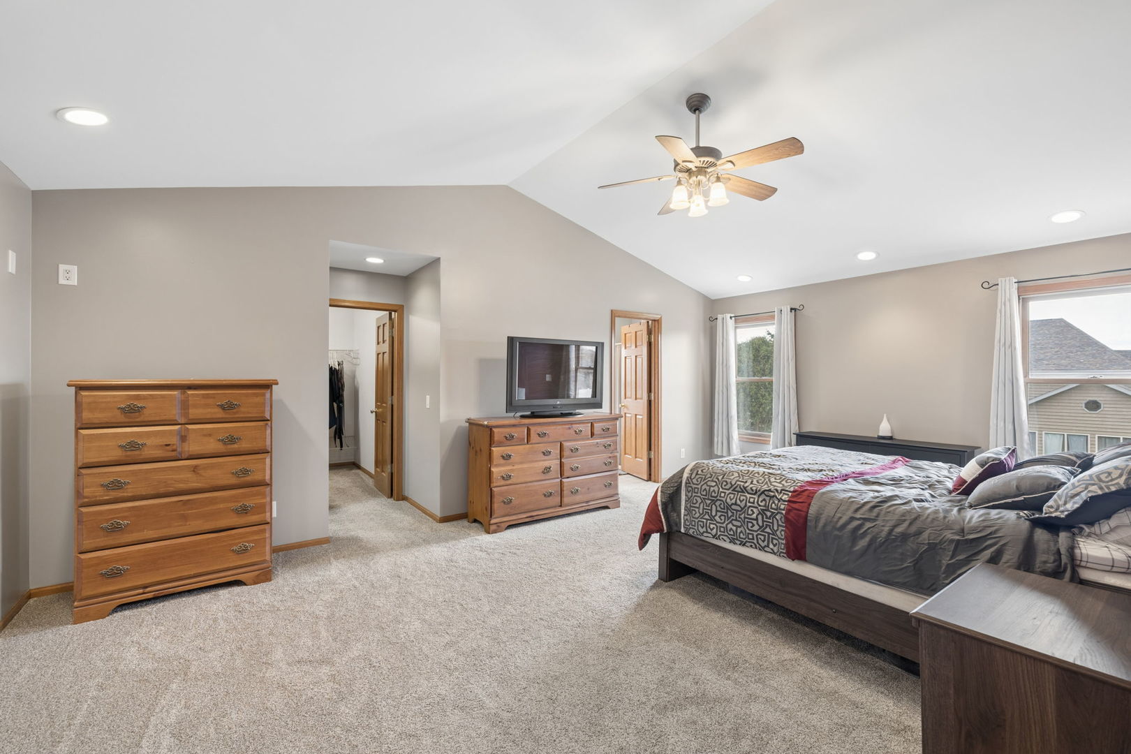 611 Prairie View Lane, Hinckley, IL 60520