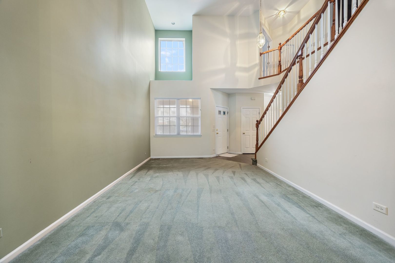 2556 Camberley Circle #2-813, Westchester, IL 60154