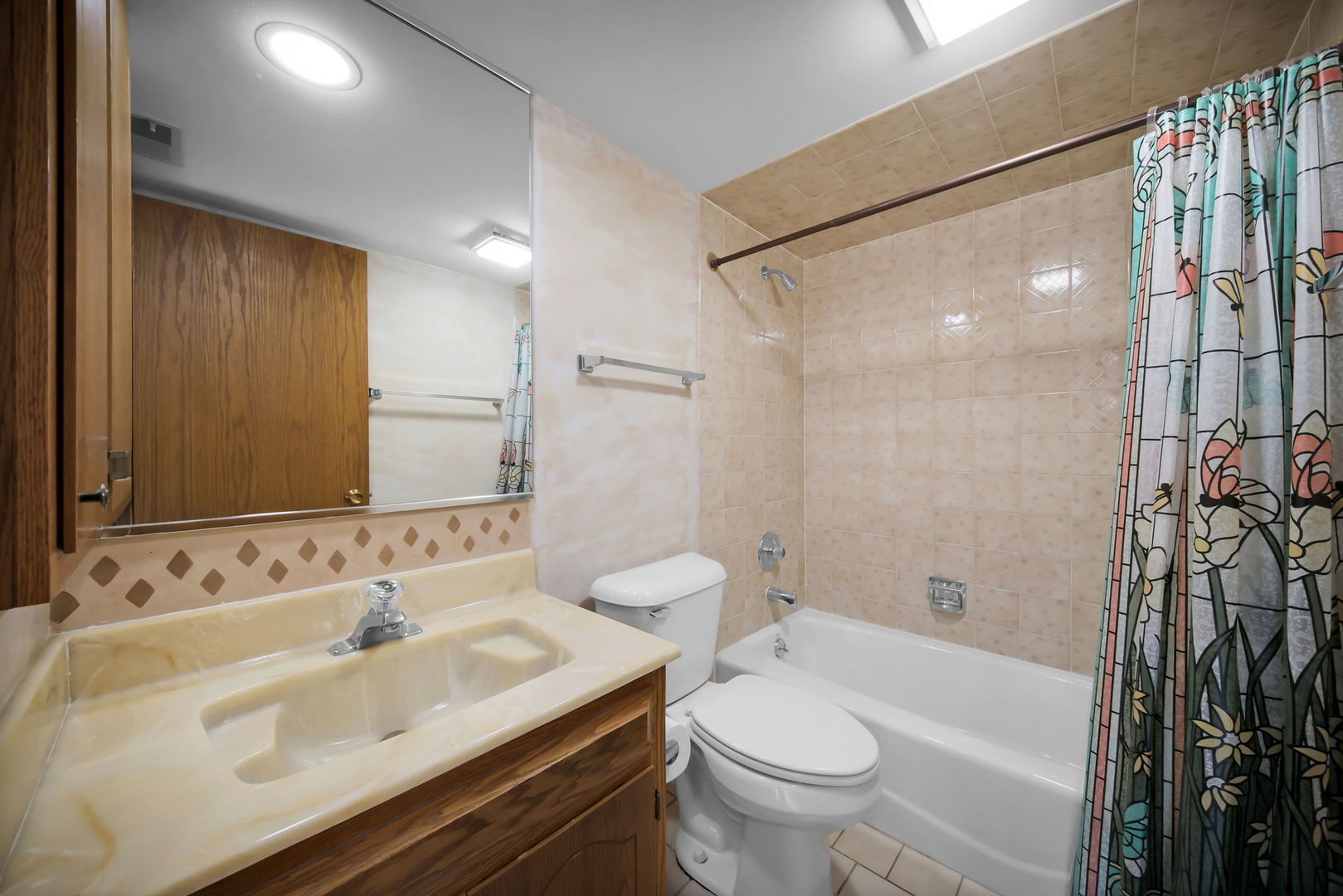 1389 Perry Street #203, Des Plaines, IL 60016