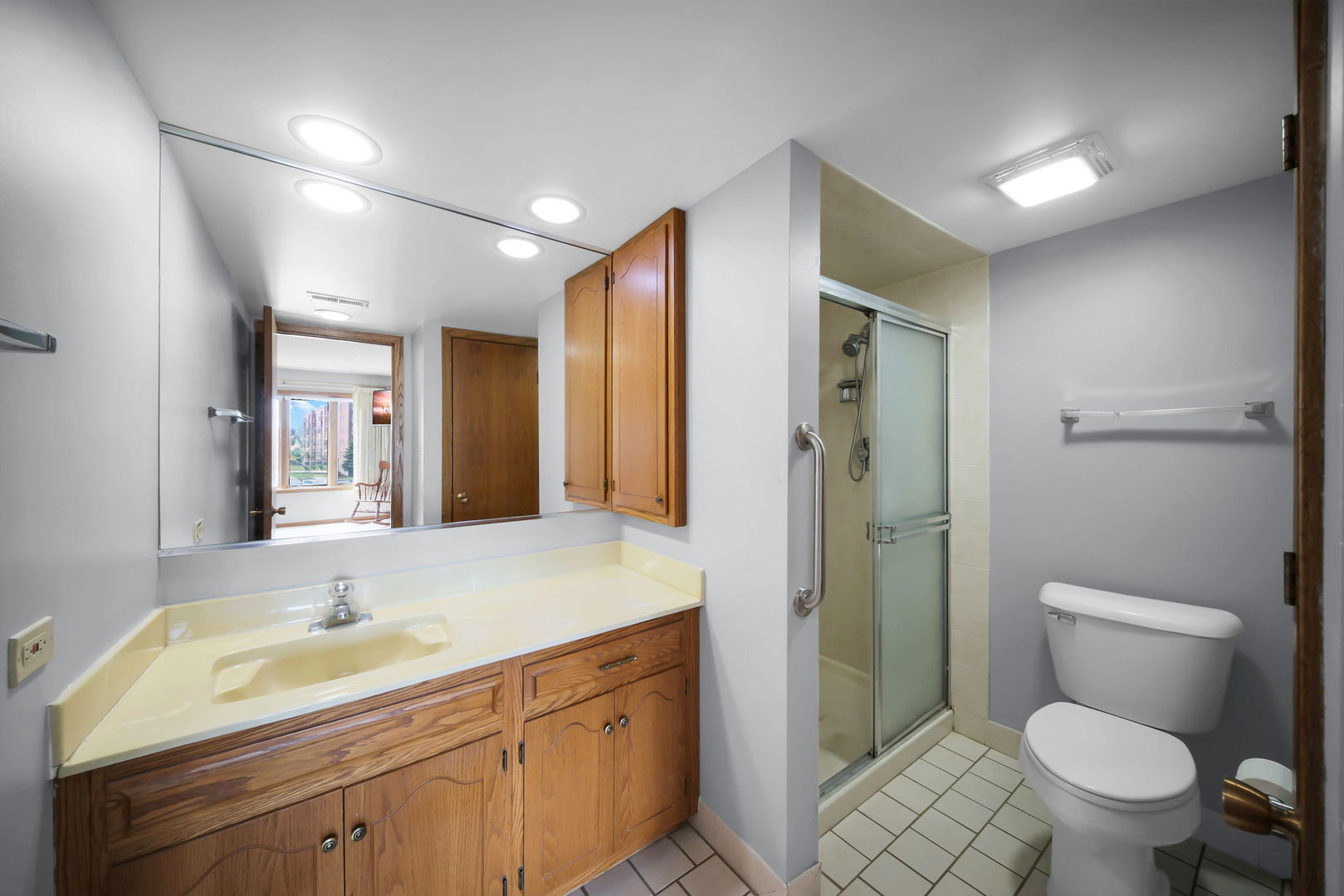 1389 Perry Street #203, Des Plaines, IL 60016