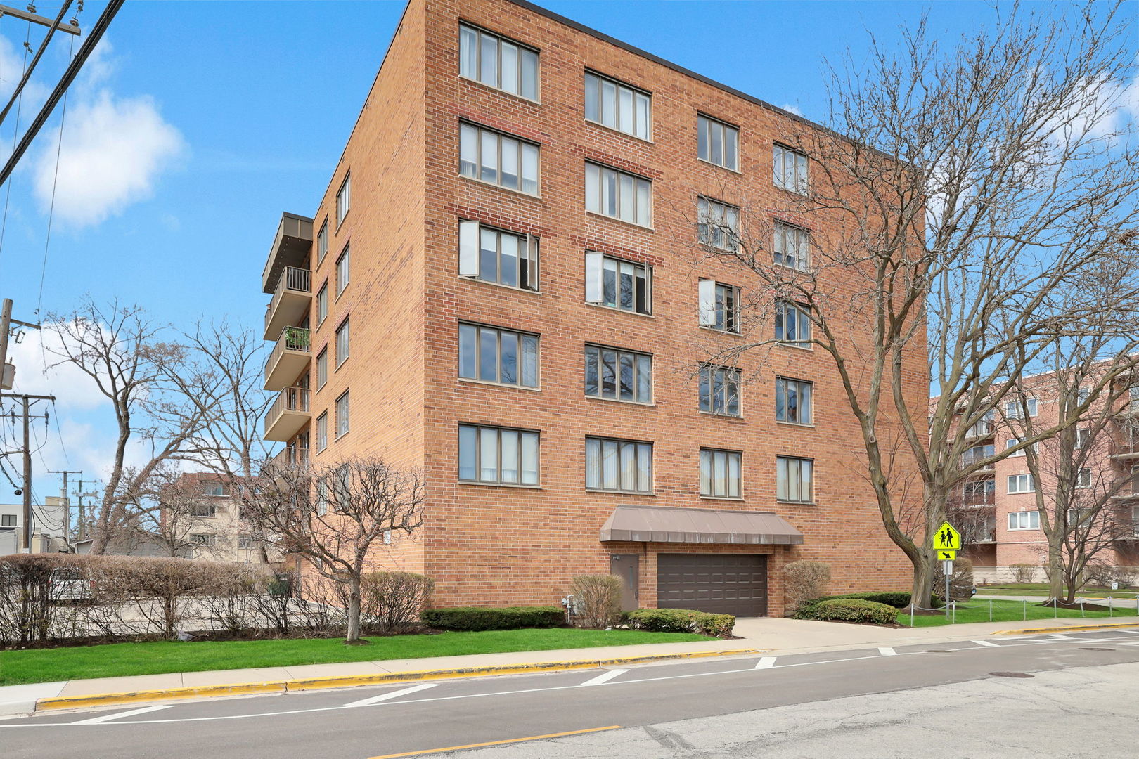 1389 Perry Street #203, Des Plaines, IL 60016