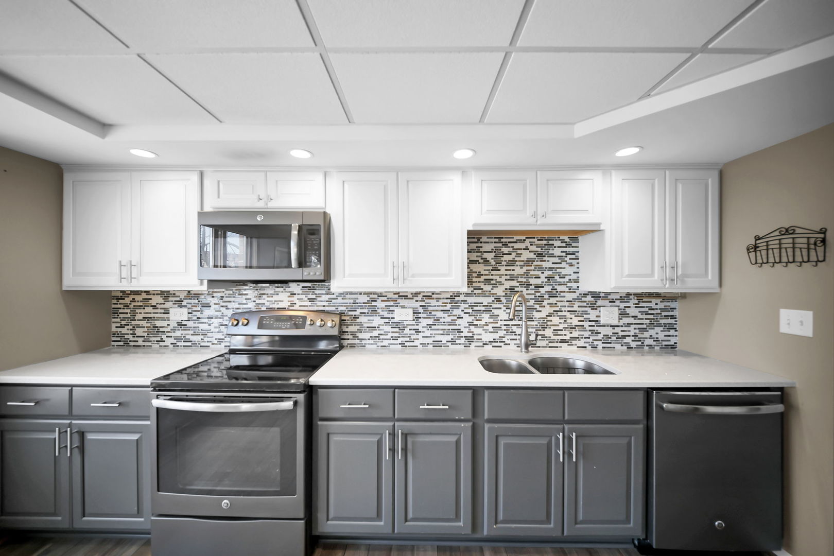 1389 Perry Street #203, Des Plaines, IL 60016