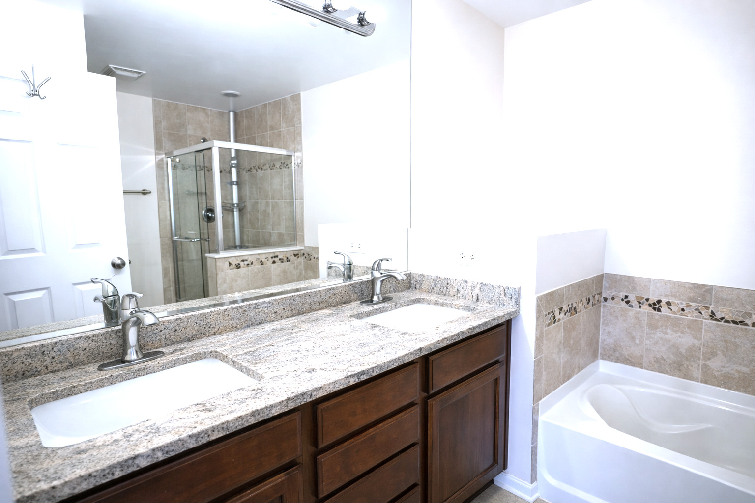 462 GROSVENOR Lane, Aurora, IL 60504