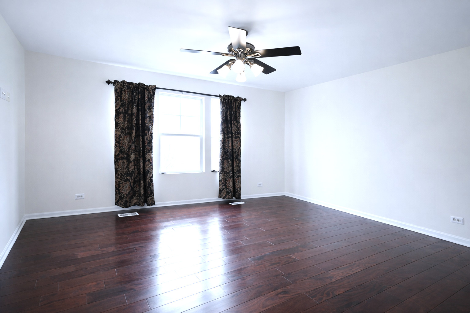 462 GROSVENOR Lane, Aurora, IL 60504