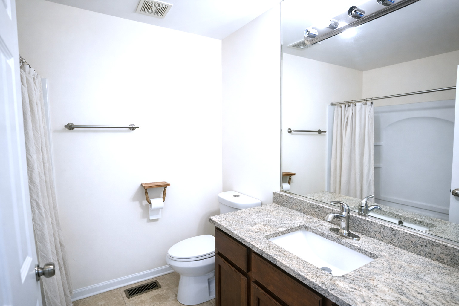 462 GROSVENOR Lane, Aurora, IL 60504