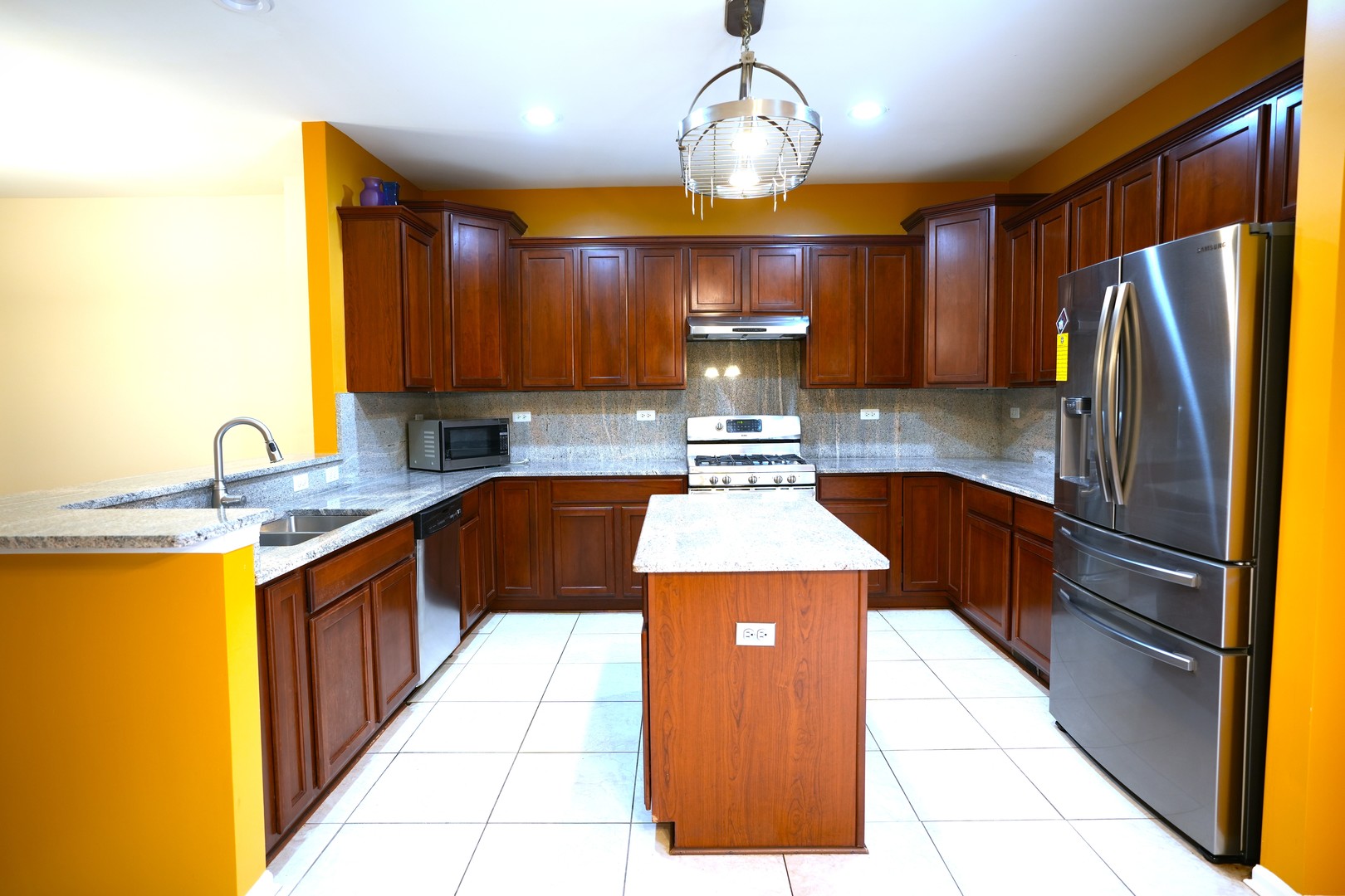 462 GROSVENOR Lane, Aurora, IL 60504