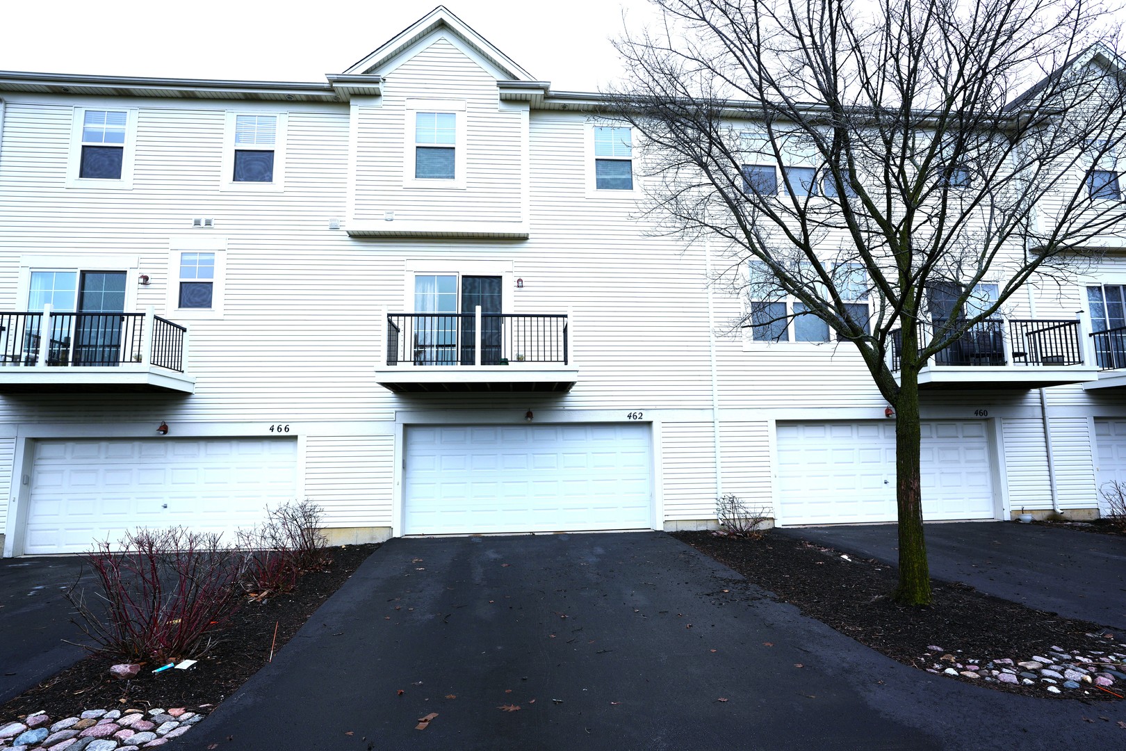 462 GROSVENOR Lane, Aurora, IL 60504