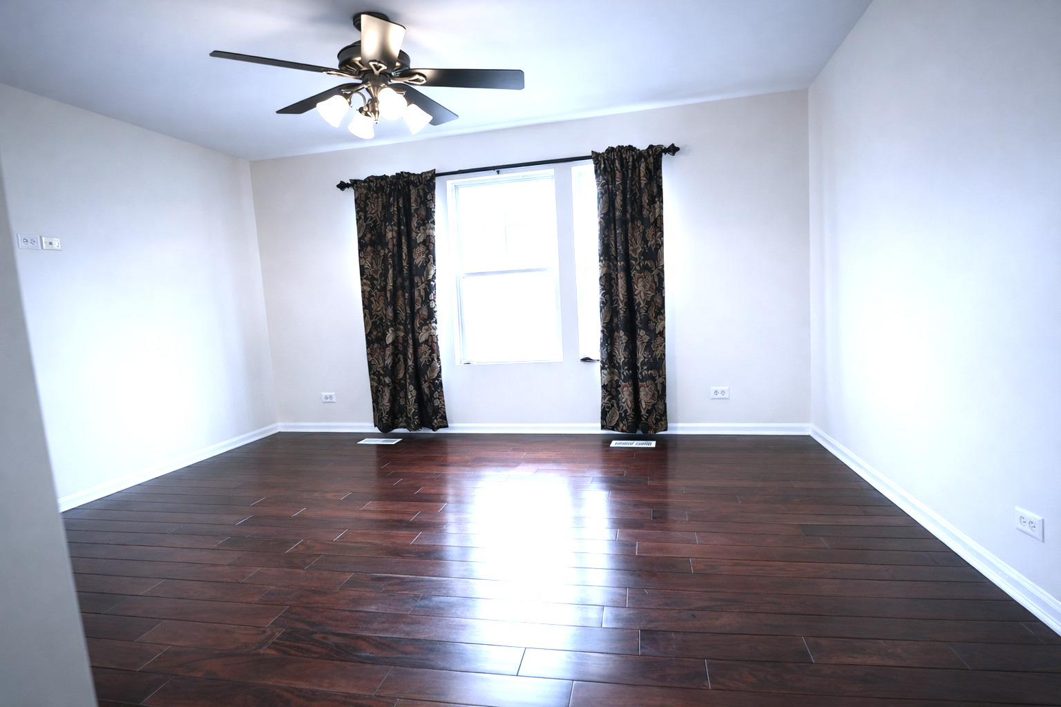 462 GROSVENOR Lane, Aurora, IL 60504