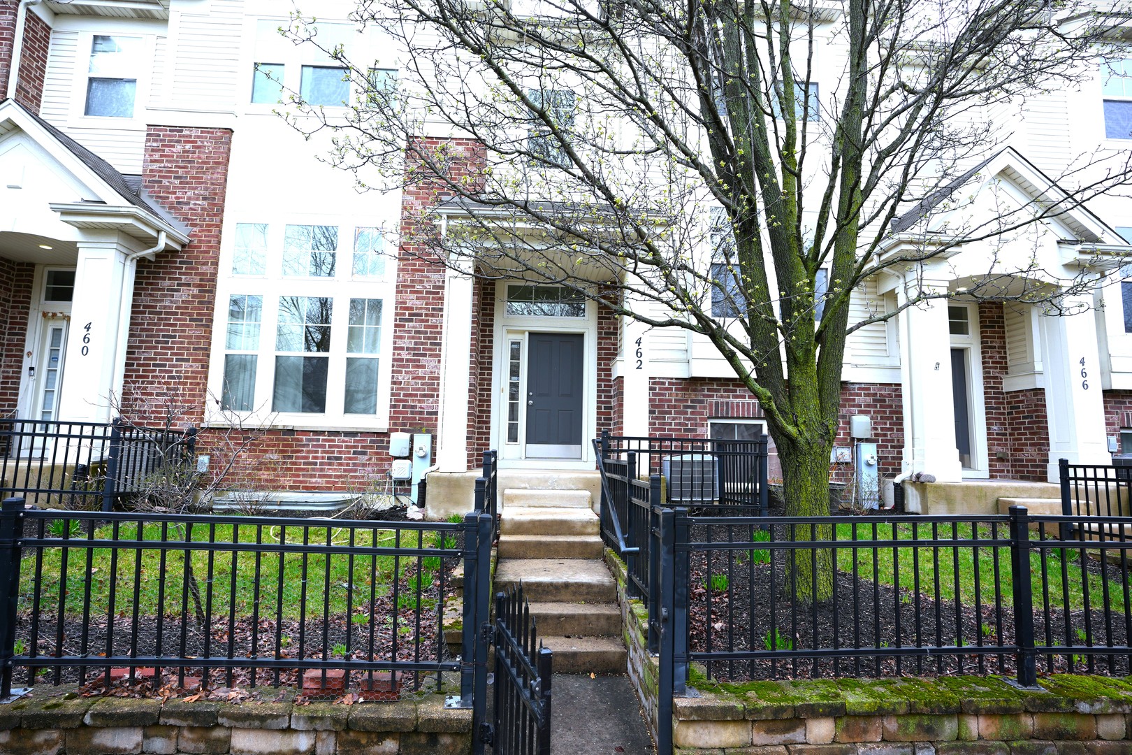 462 GROSVENOR Lane, Aurora, IL 60504