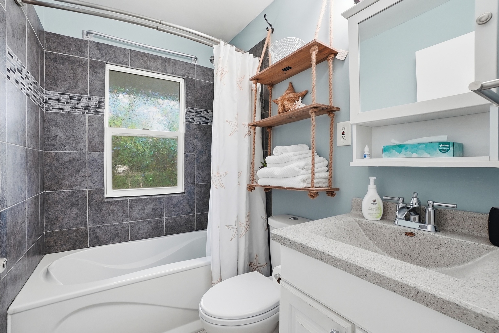 18847 Greenbay Avenue, Lansing, IL 60438