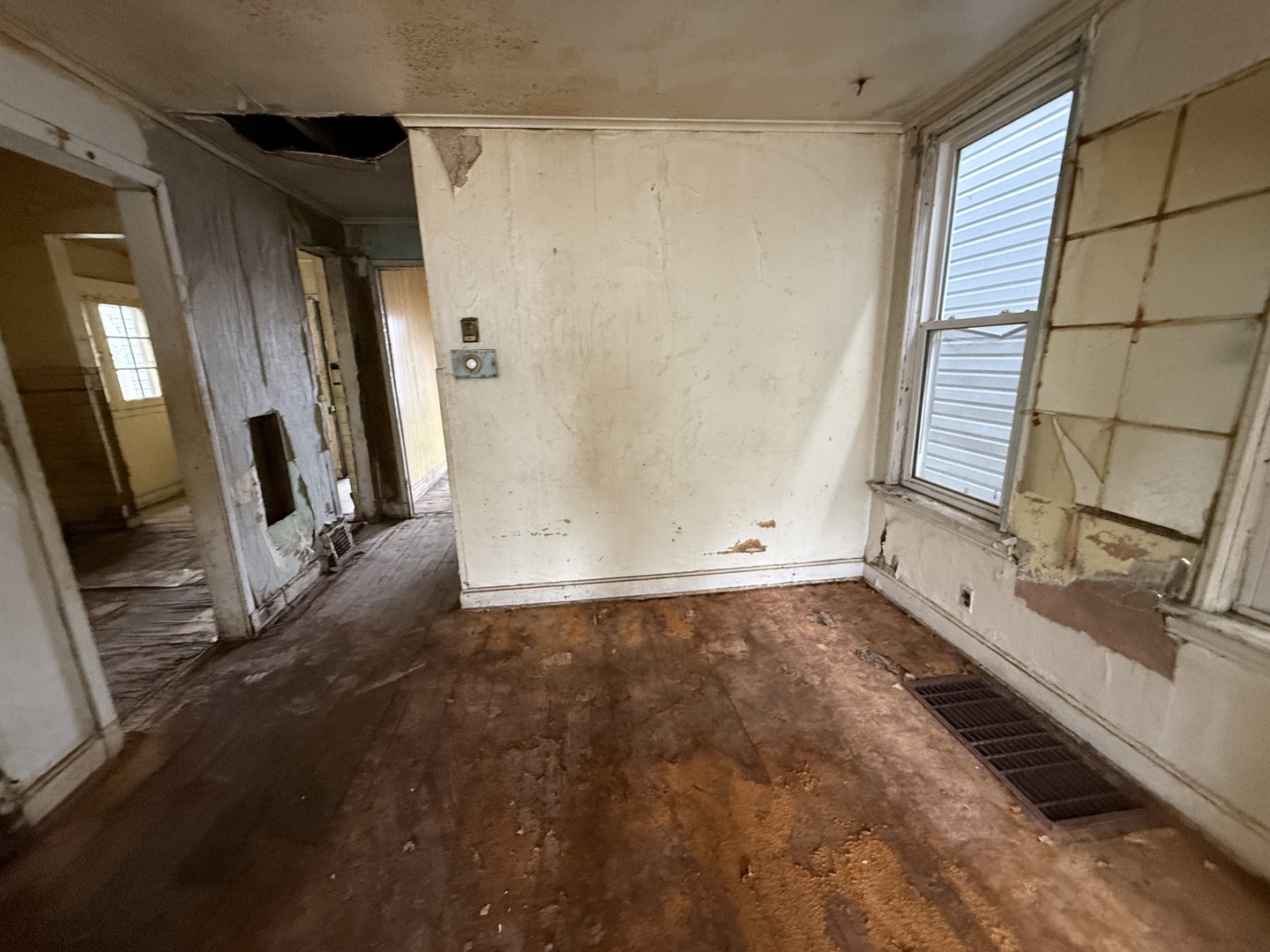 7919 S Escanaba Avenue, Chicago, IL 60617