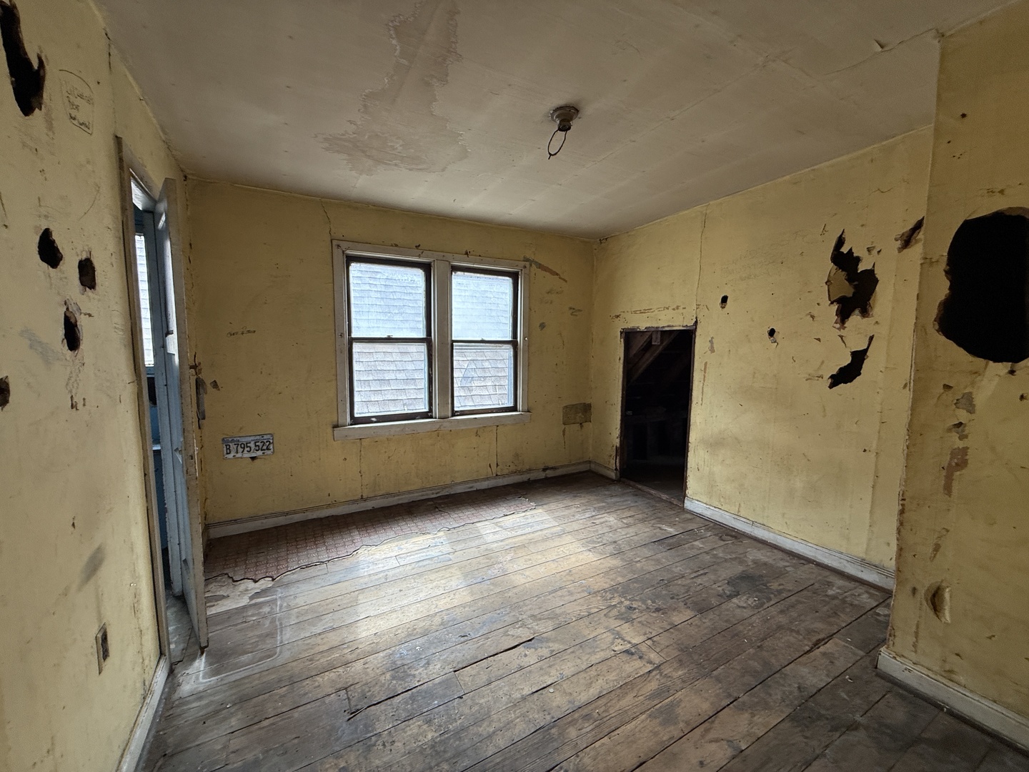 7919 S Escanaba Avenue, Chicago, IL 60617