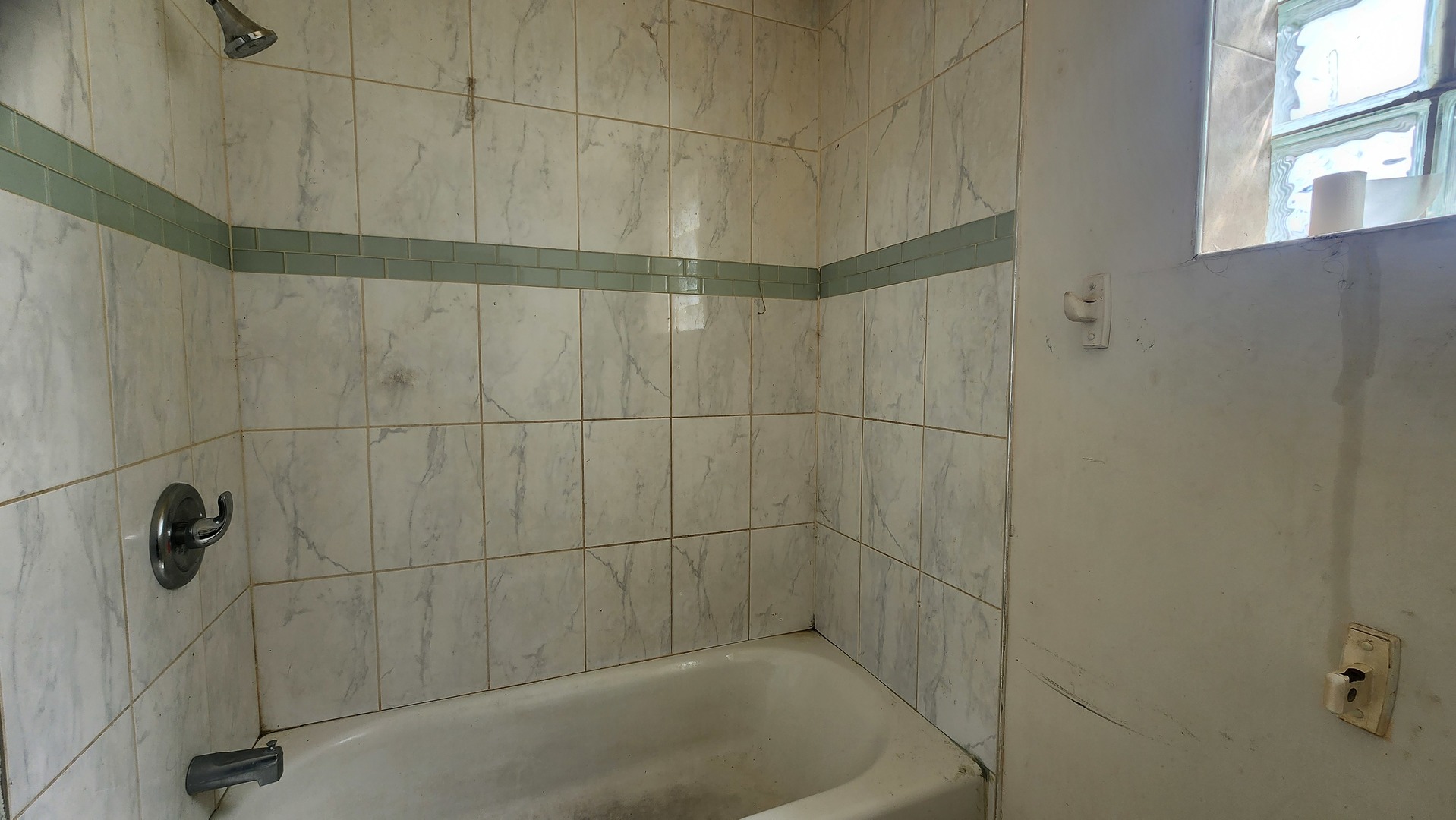 9061 S PARNELL Avenue, Chicago, IL 60620