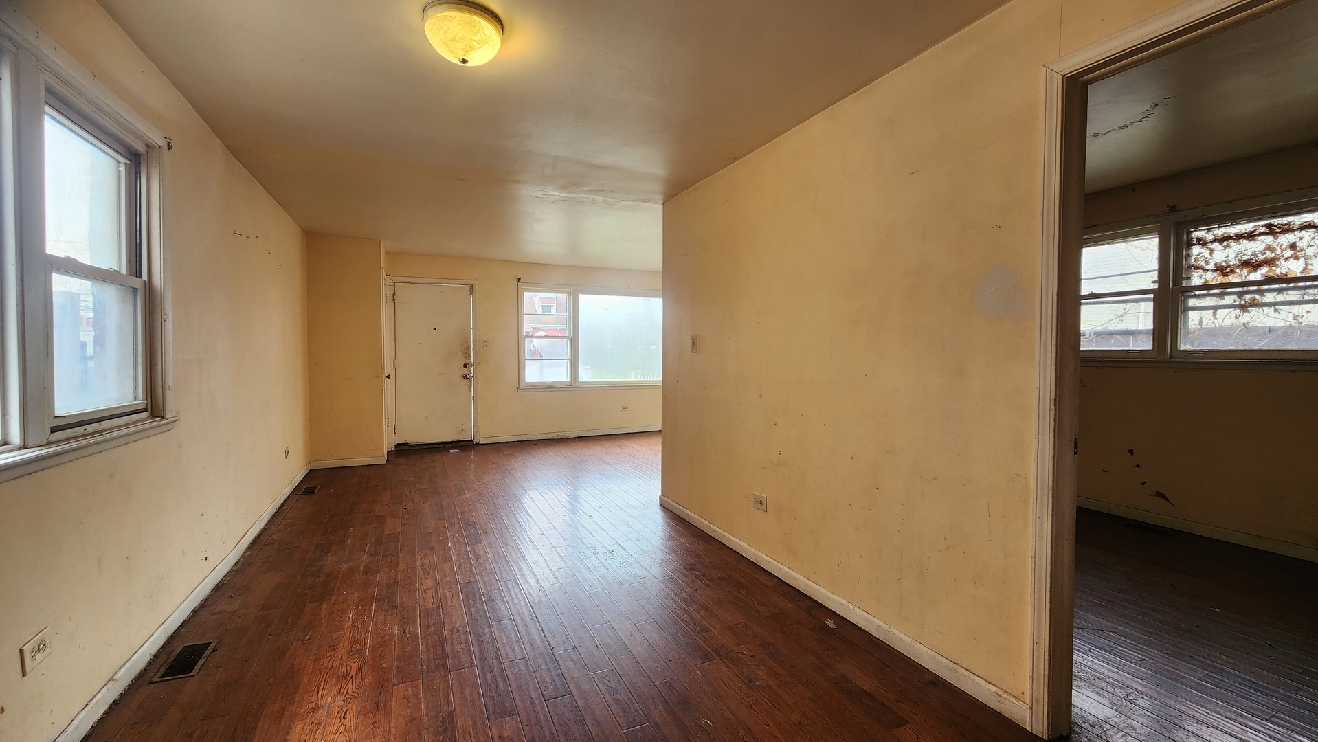 9061 S PARNELL Avenue, Chicago, IL 60620