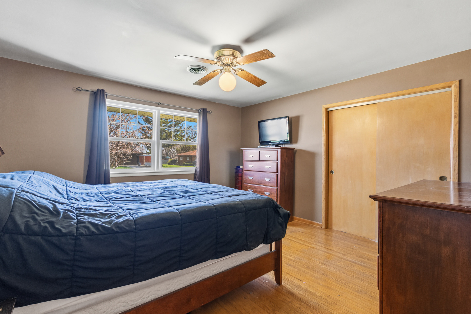 3311 Pinecrest Drive, Joliet, IL 60435-8725