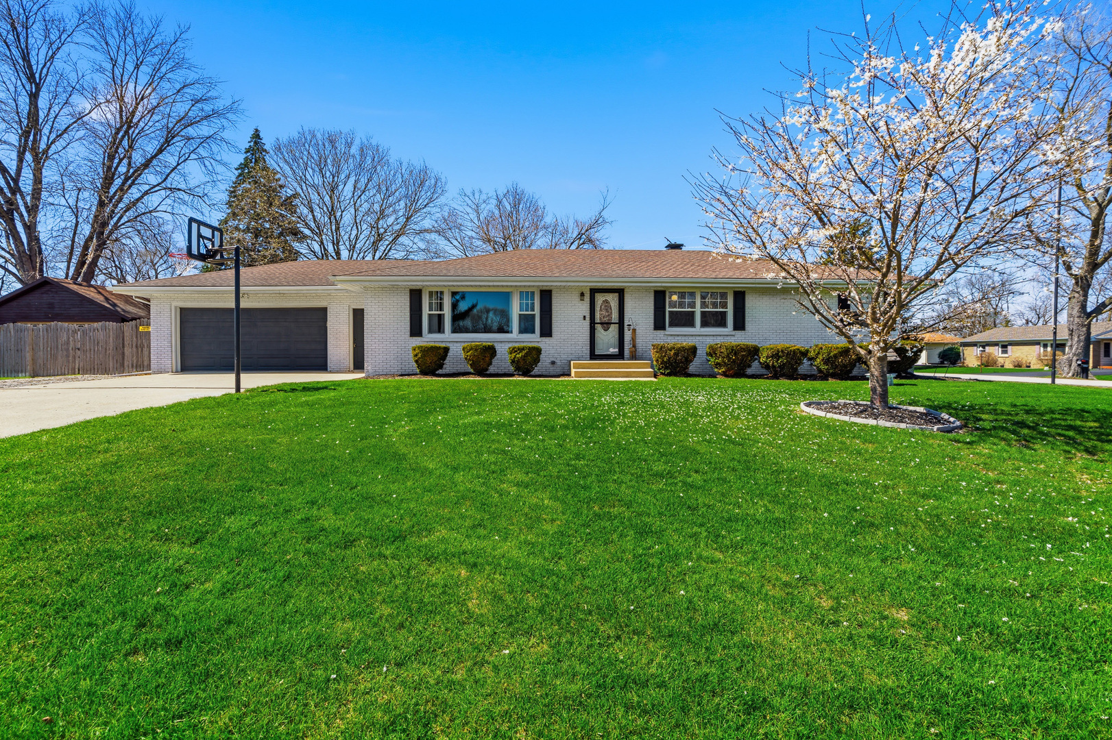 3311 Pinecrest Drive, Joliet, IL 60435-8725