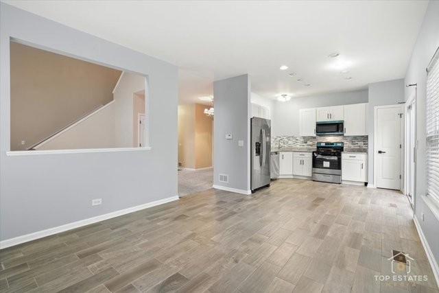 452 Jamestown Court, Aurora, IL 60502