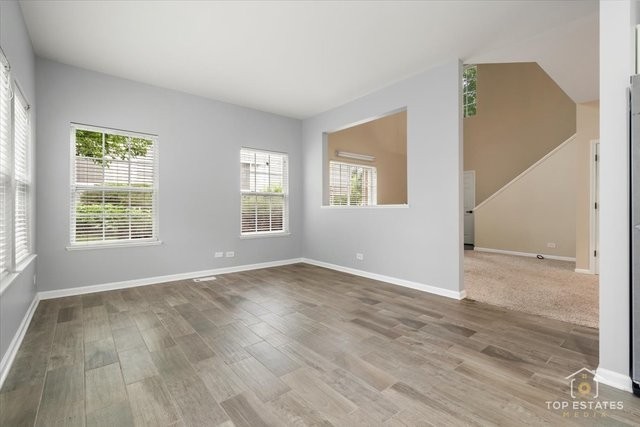 452 Jamestown Court, Aurora, IL 60502