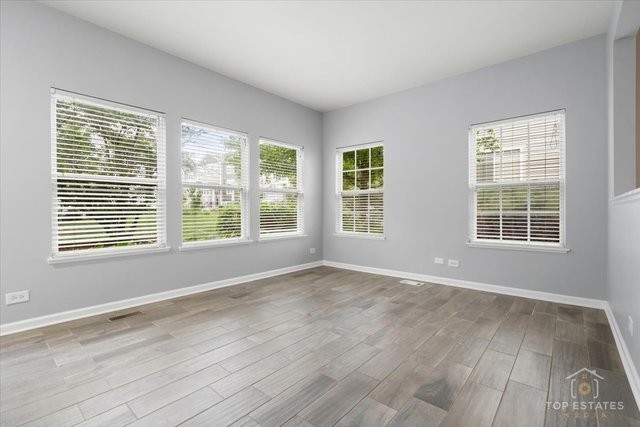 452 Jamestown Court, Aurora, IL 60502