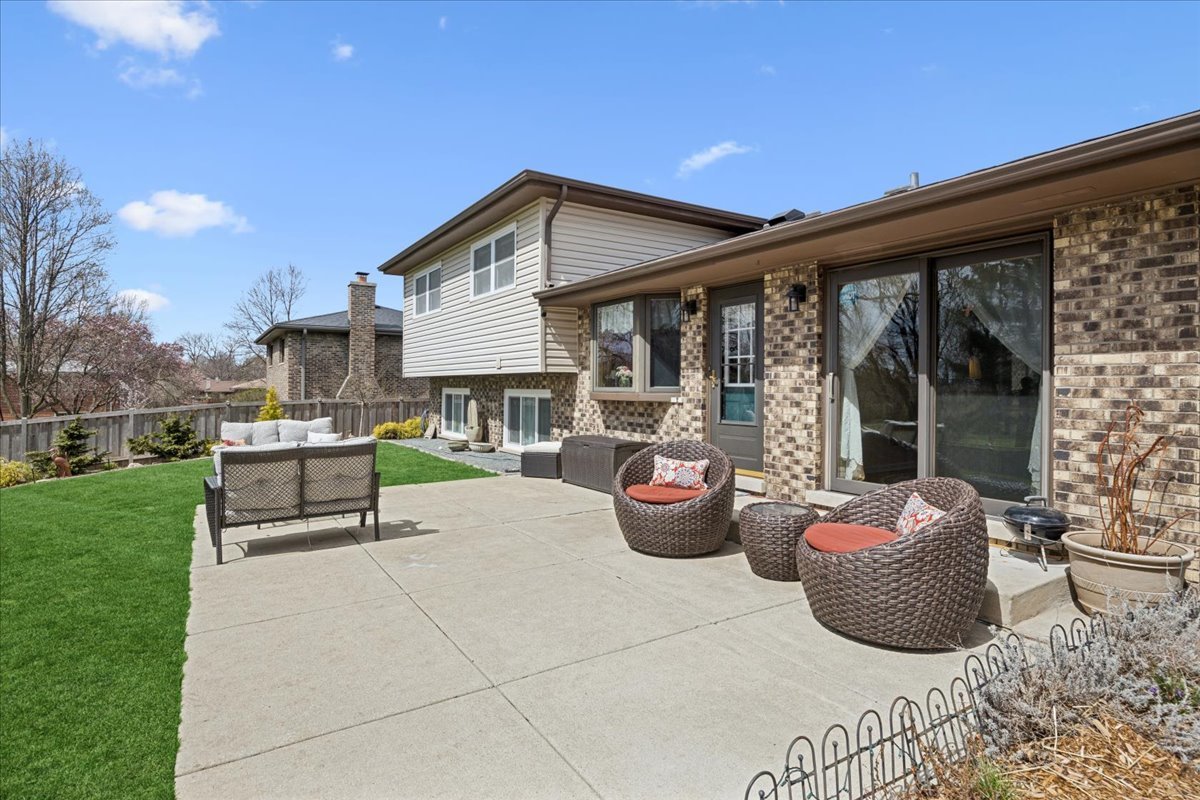 425 79th Street, Willowbrook, IL 60527