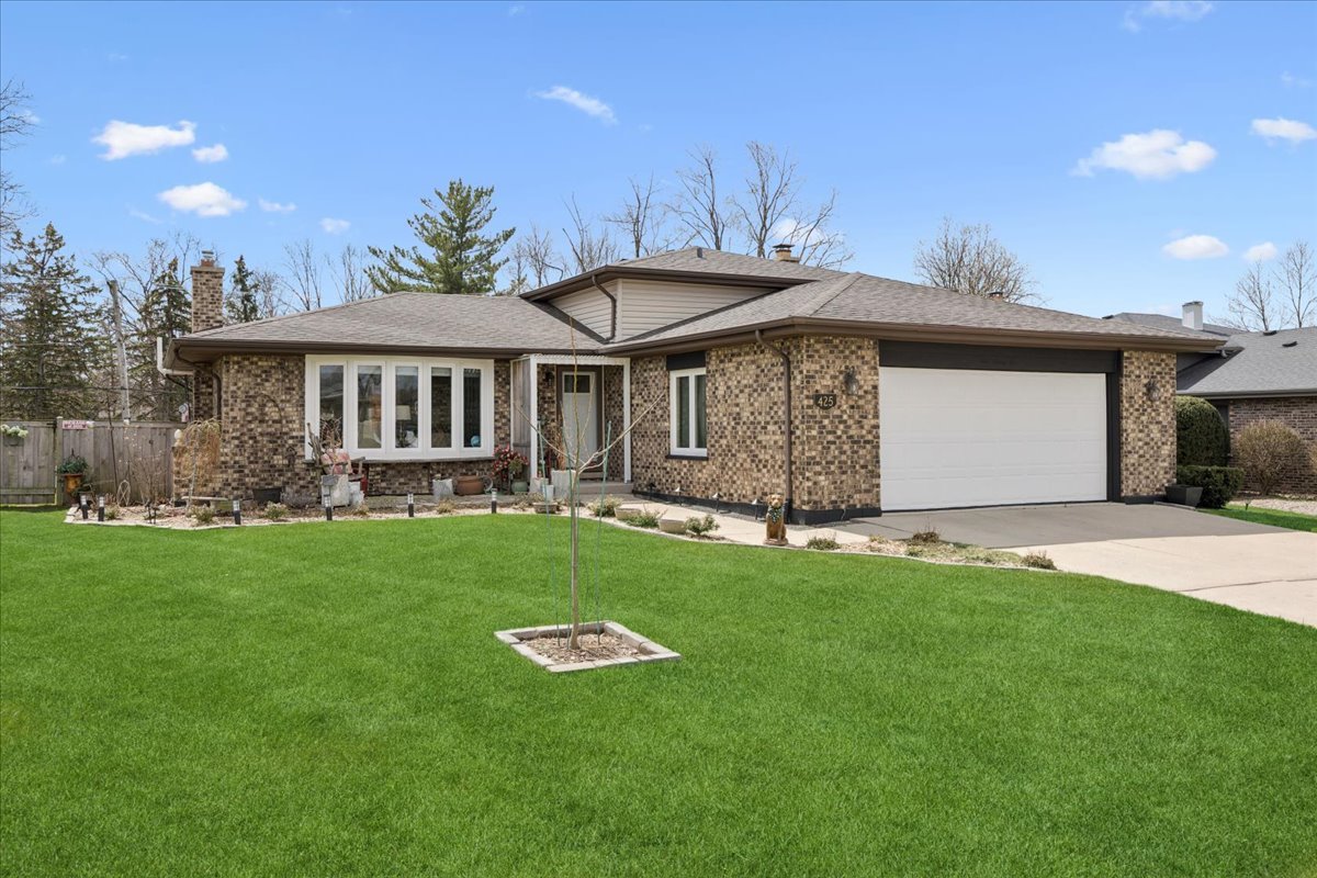 425 79th Street, Willowbrook, IL 60527