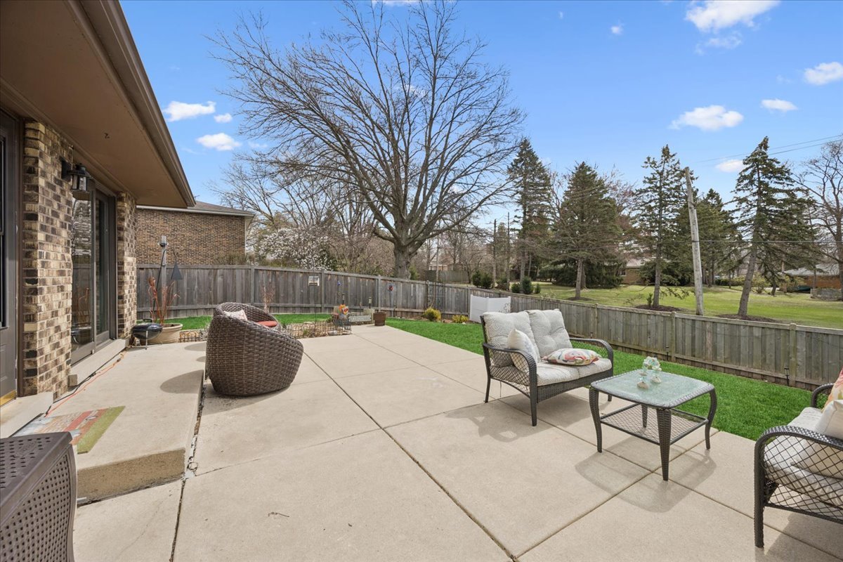 425 79th Street, Willowbrook, IL 60527