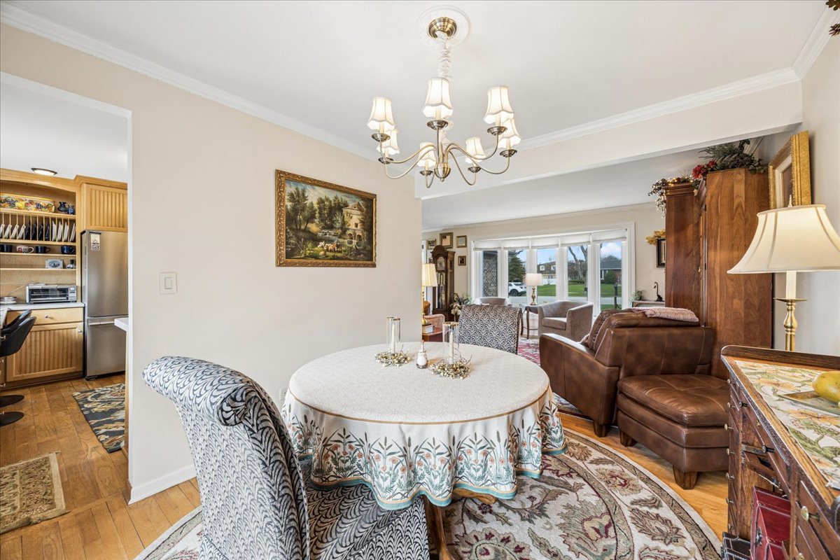 425 79th Street, Willowbrook, IL 60527