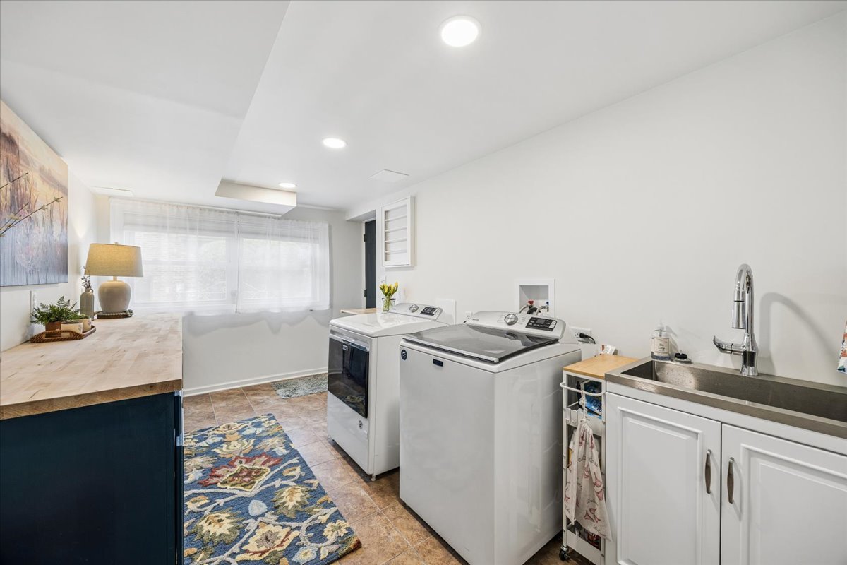 425 79th Street, Willowbrook, IL 60527