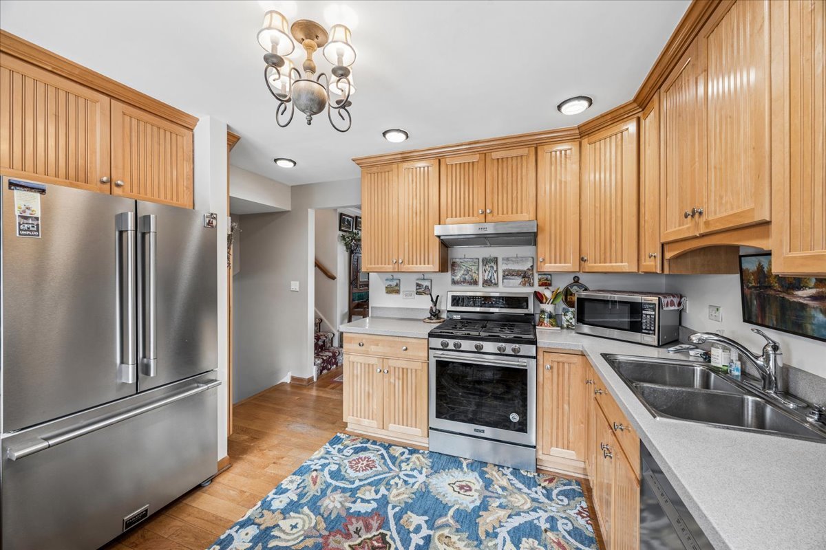 425 79th Street, Willowbrook, IL 60527