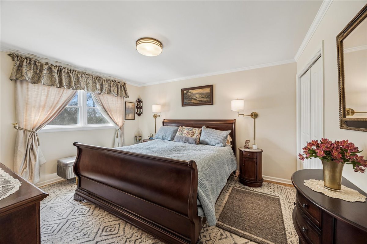 425 79th Street, Willowbrook, IL 60527