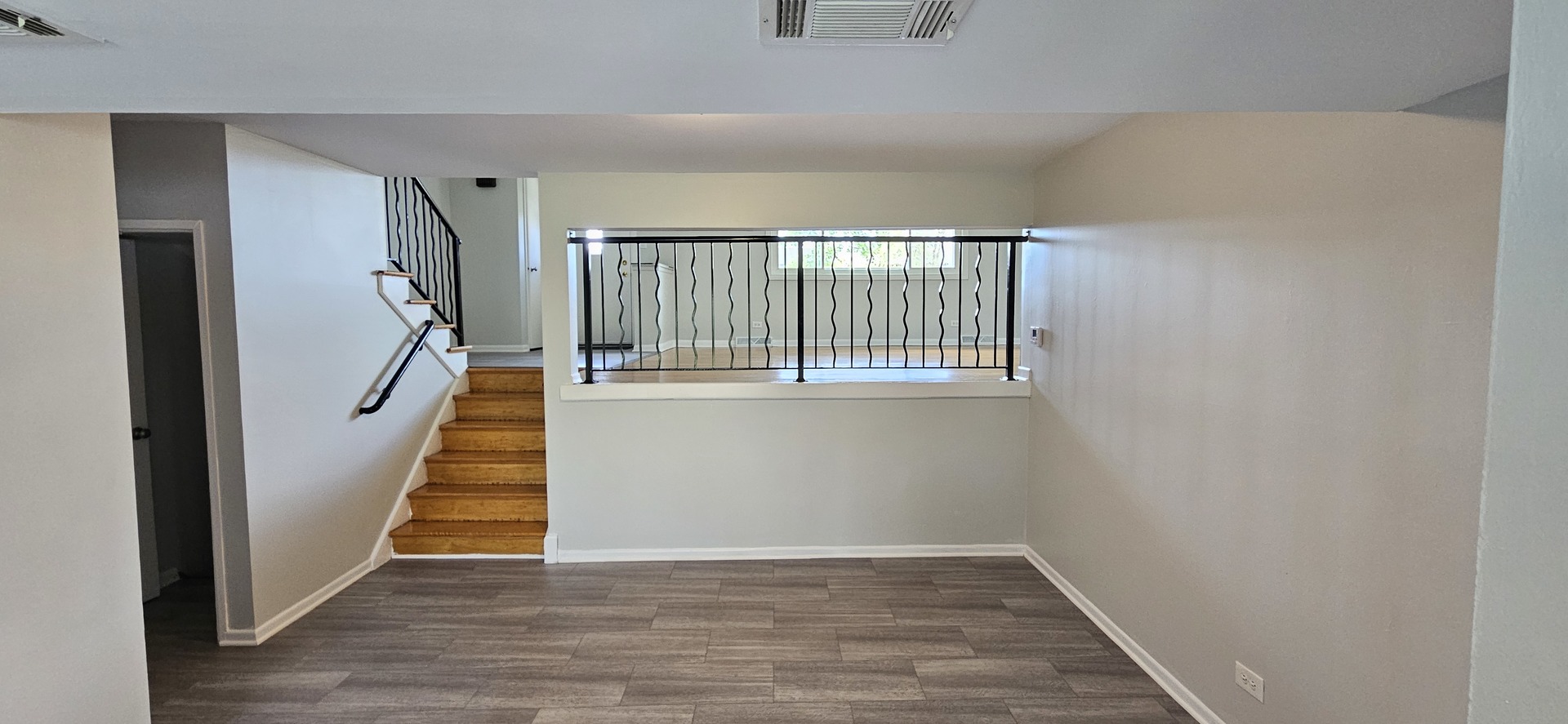 9449 Dee Road, Des Plaines, IL 60016