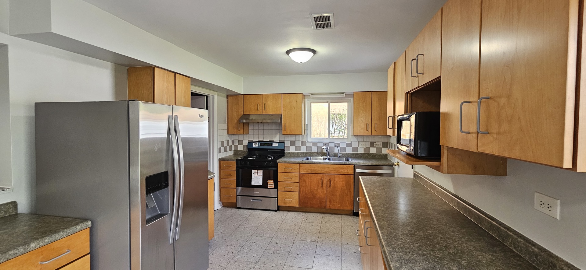 9449 Dee Road, Des Plaines, IL 60016