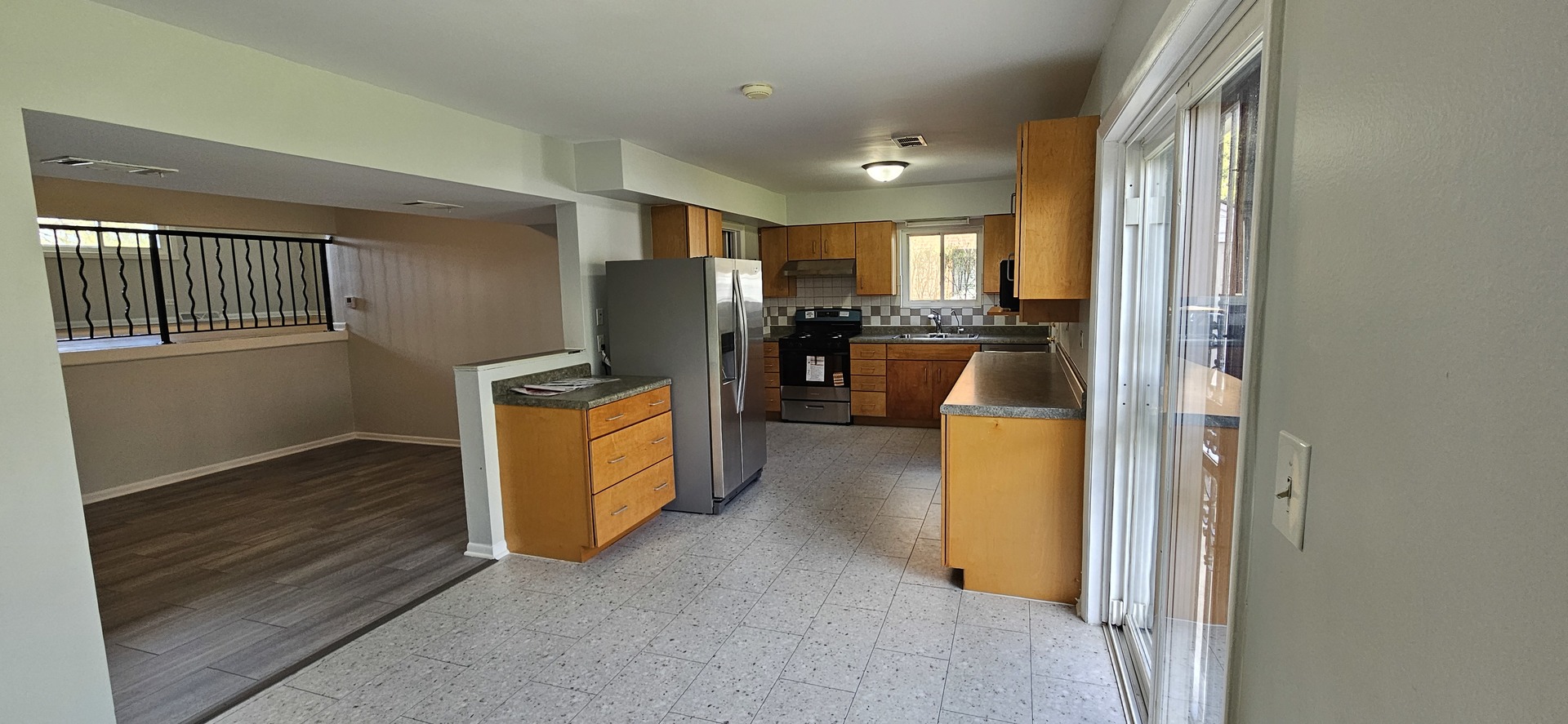 9449 Dee Road, Des Plaines, IL 60016